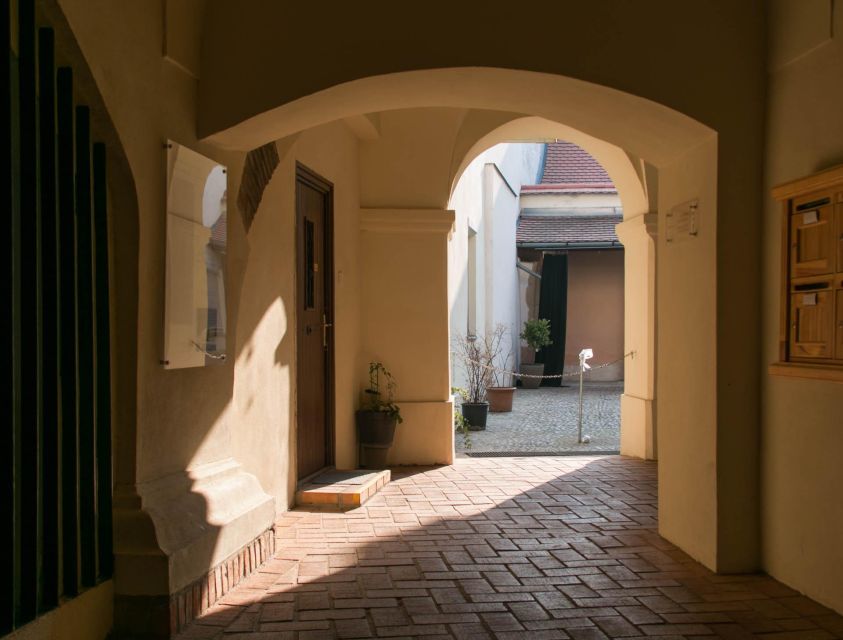 2 Hours Buda Castle Walking Tour - Walk with a Historian - Mary Magdalene Church and the marks of different centuries