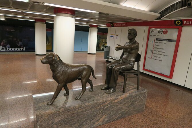 20 Dog-statues in Budapest - a unique tour - Teiresias, ancient poetry, and Kossuth Lajos Square