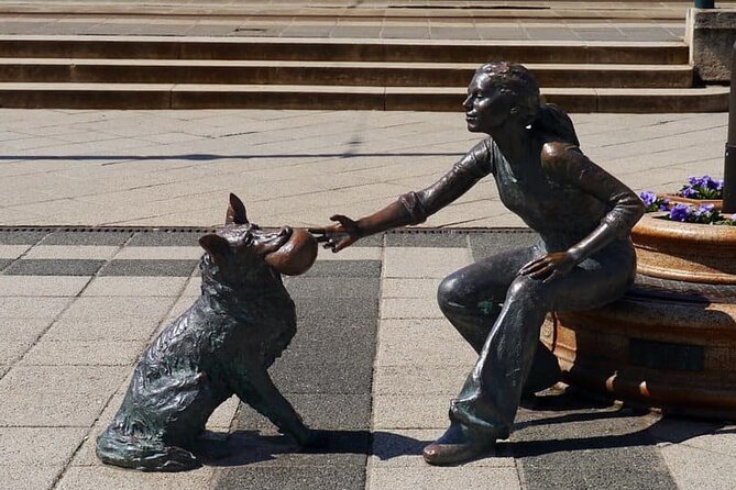 20 Dog-statues in Budapest - a unique tour - A fairy tale at Batthyany Square
