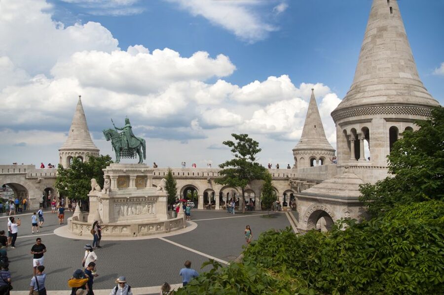 3-Hour Orientation Walking Tour of Buda and Pest - Crossing the Danube by public transport