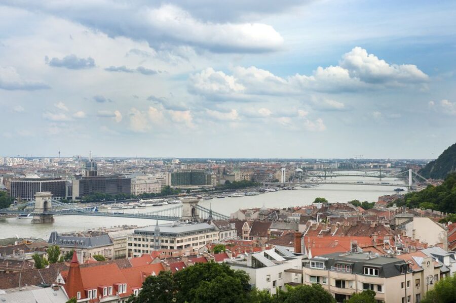 3-Hour Orientation Walking Tour of Buda and Pest - What this tour does well, and what it does not