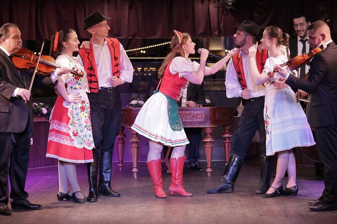 4 Course Dinner Cruise with Operetta, Folk Show and Welcome Drink - Music, operetta, and folk dancing