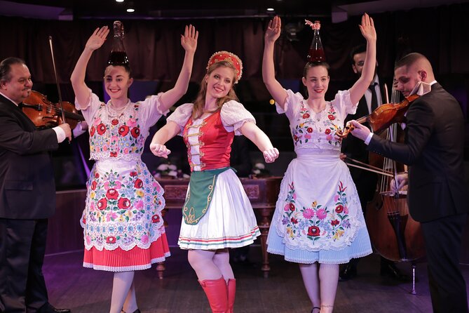 4 Course Dinner Cruise with Operetta, Folk Show and Welcome Drink - Parliament, Buda Castle, and the first stretch of the river