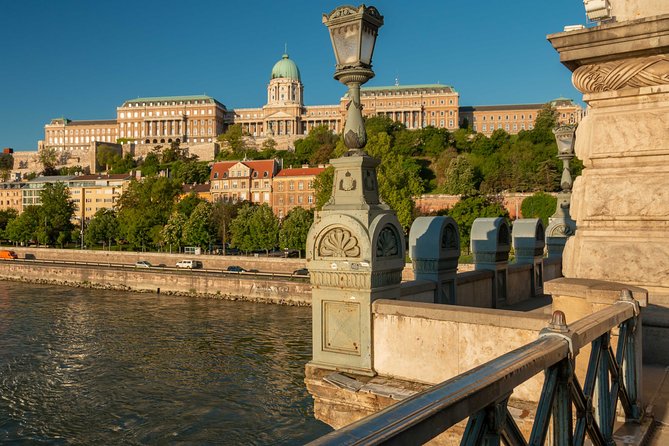 4 hours long private minivan tour in Budapest - The Opera House and the final city portrait