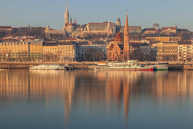 4 hours long private minivan tour in Budapest - What the guides add to the experience