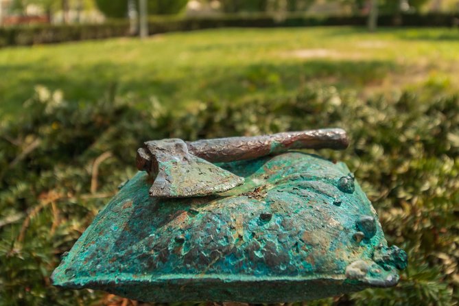 4 hours long private walking tour in Budapest - Hotel pickup, meeting points, and walking demands