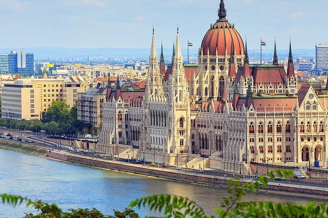 6 hours Private City Tour of Budapest With Winetasting and Danube evening cruise - Buda Castle and Chain Bridge views