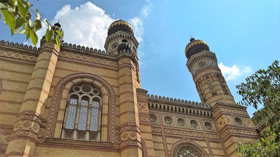 7 hour Budapest walking tour - St. Stephen’s Basilica and central Pest
