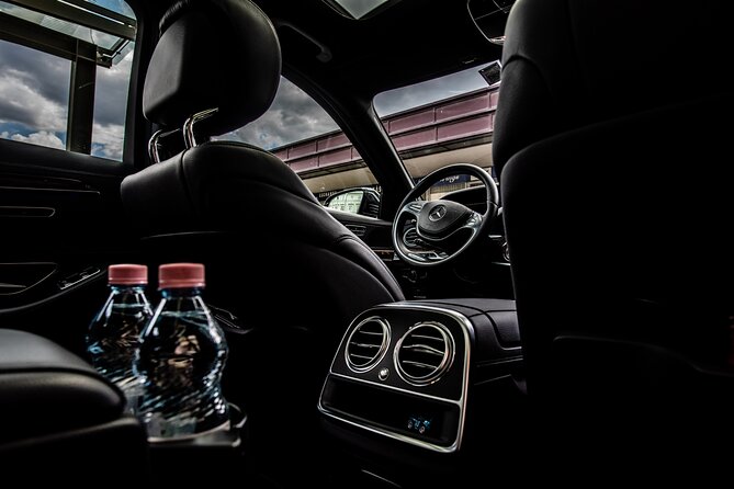 Airport Transfer and City Orientation Private Tour in Budapest - Key points at a glance