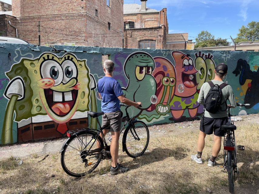 Alternative Bike tour: Graffiti Wall and Peace - Starting at the bike shop