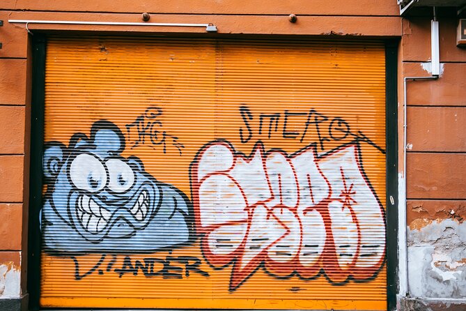 Alternative Street Art Free Walking Tour of Budapest - Finishing at Szimpla Kert