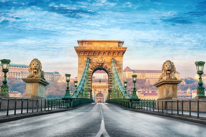 Arrival Transfer: Budapest Airport BUD to Budapest by Sedan - Timing matters more than sightseeing here