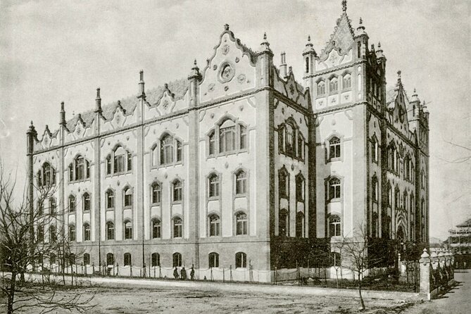 Art Nouveau Treasures of Budapest – Exclusive Private Tour - Nemzeti Bank and the city’s public face