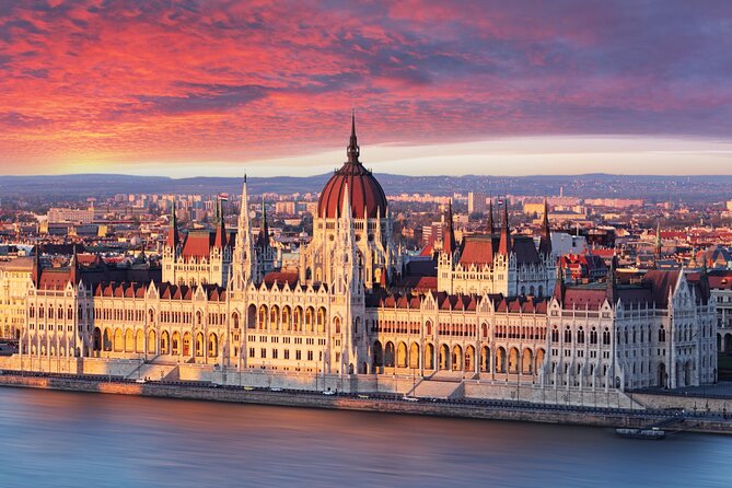 Best of Budapest Tour - New York Palace, the Great Synagogue, and Market Streets
