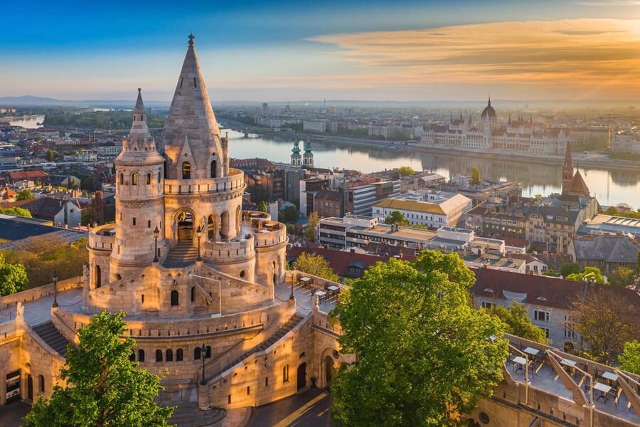 Buda Castle District and Matthias Church Private Tour - Matthias Church and its royal connections