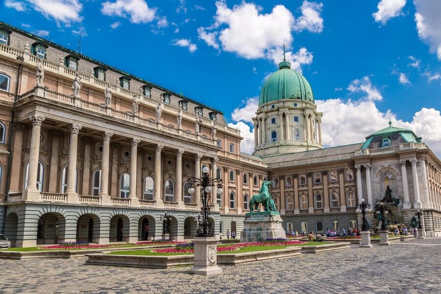 Buda Castle District and Matthias Church Private Tour - What the private format adds