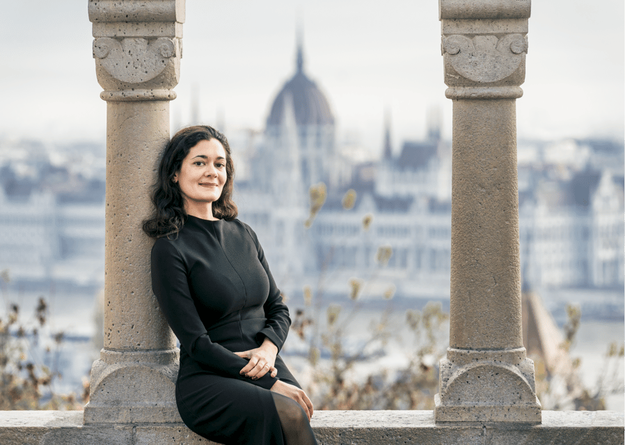 Buda Castle: Group photoshoot with a local guide - Why Buda Castle makes a good photo setting
