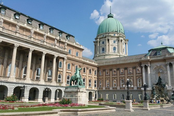 Buda Castle Private Walking Tour: A Kingdom of Many Nations - Meeting point, pickup, and timing advice