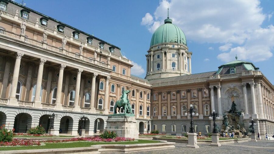 Buda Castle Walking Tour: A Kingdom of Many Nations - Secret garden, hussars, and stories with a twist