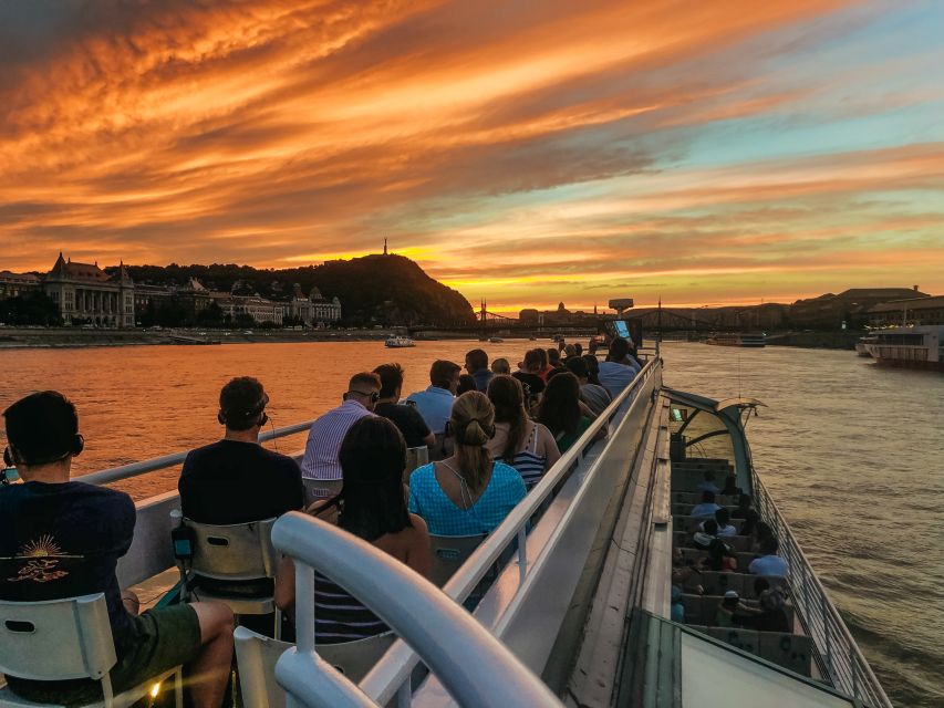 Budapest: 1-Hour Evening Sightseeing Cruise with Drink - Parliament from the Danube: The Main Event