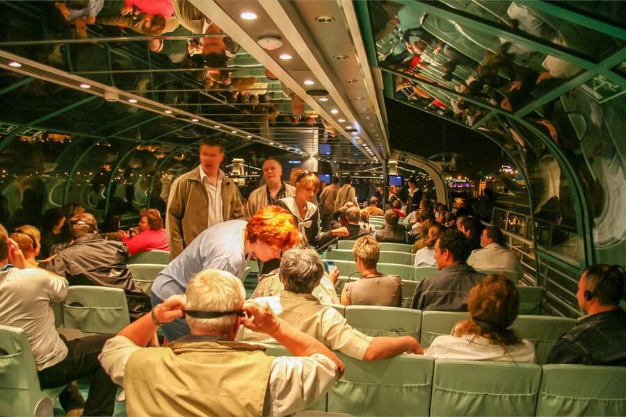 Budapest: 1-Hour Evening Sightseeing Cruise with Drink - Margaret Bridge and the Turn Along the Buda Side