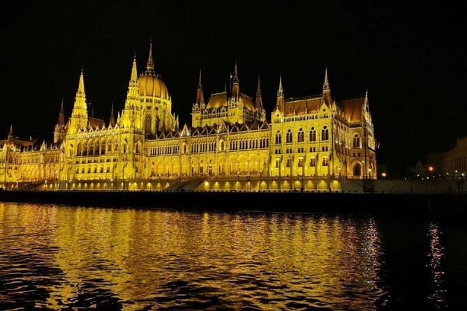 Budapest: 1-Hour Highlights Cruise with Welcome Drink - The Technical University and The Whale