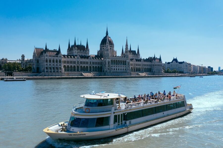 Budapest: 1-hour Sightseeing Danube River Cruise - Commentary, comfort, and the practical weak spots