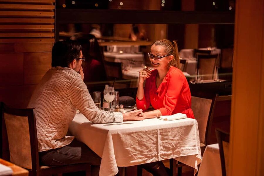 Budapest: 2-Course Dinner for 2 on a Boat Restaurant - Dessert: a Hungarian classic or an Italian favorite