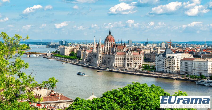Budapest: 3-hour City Tour with Castle Walk + 1-hour Cruise - Parliament and the crossing into Buda