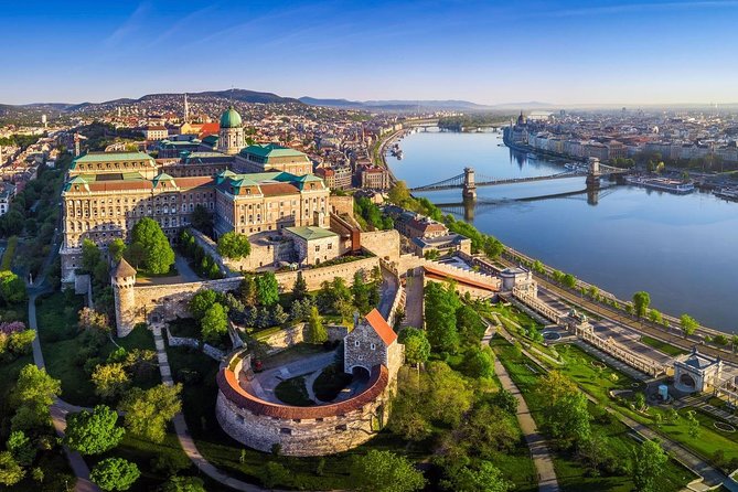 Budapest: 3-Hour Live-guided Bus Tour and 1-hour River Cruise - Heroes’ Square and Hungary’s founding story