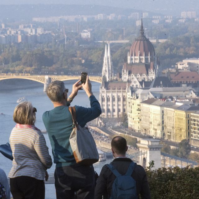 Budapest: 3-Hour Live Guided Sightseeing Tour - Key points to know before booking
