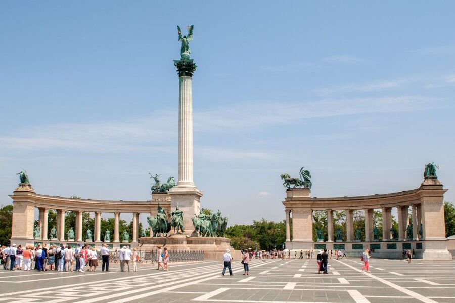 Budapest: 3-Hour Live Guided Sightseeing Tour - City Park, thermal baths, and Heroes’ Square