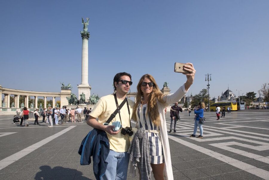 Budapest 3-Hour Private Walking Tour with Route Options - A shopping walk through markets and city streets