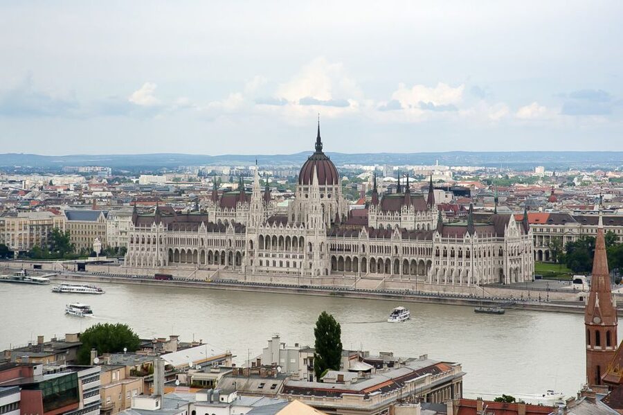 Budapest 3-Hour Walking Tour in Italian - Starting beside St. Stephen’s Basilica
