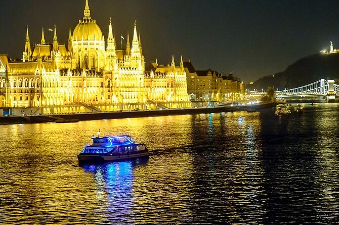 Budapest 4 course Dinner Cruise with Bar Piano and Welcome Drink - Why a Danube dinner cruise works in Budapest