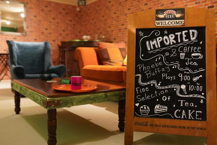 Budapest: 90s Sitcom Escape Room Adventure with Drinks - Monica’s kitchen, where the game finds its tone