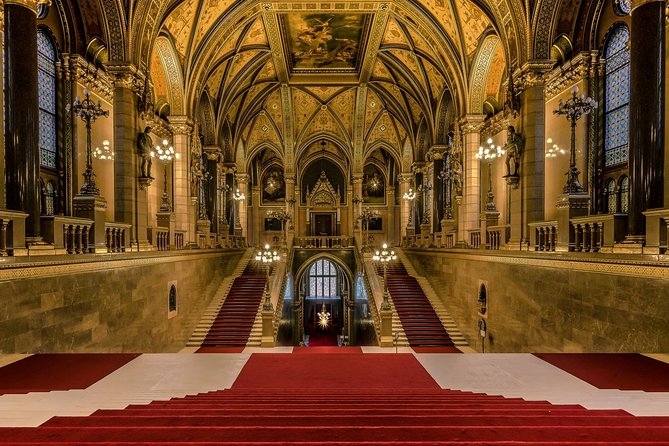 Budapest Airport Transfers: Budapest Airport BUD to Budapest City in Luxury Van - What the luxury van means in practice