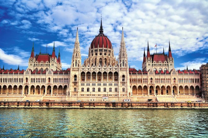 Budapest Airport Transfers: Budapest City to Budapest Airport BUD in Luxury Van - Is $95.41 per person good value?