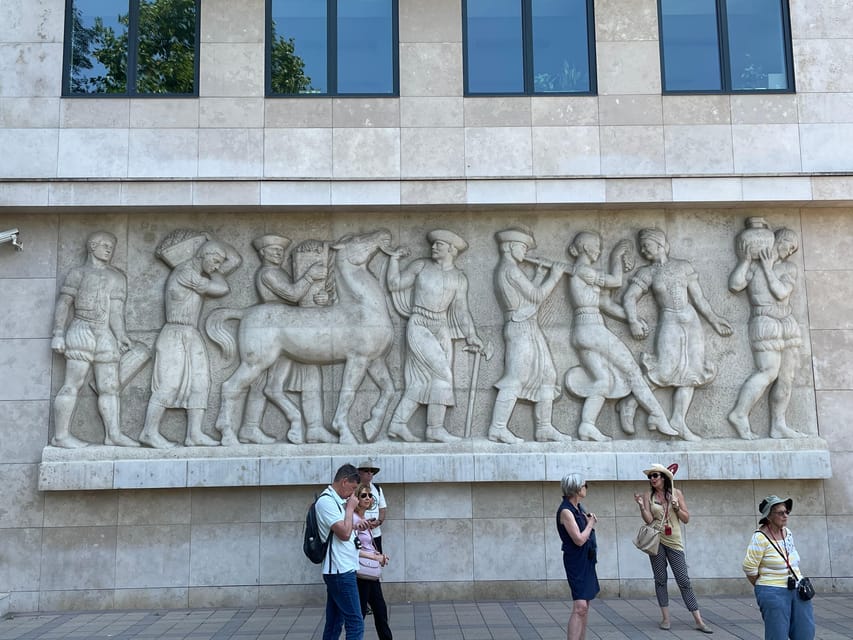 Budapest: Assist the Authorities Outdoor Escape Room Game - Exploring Budapest without a guide