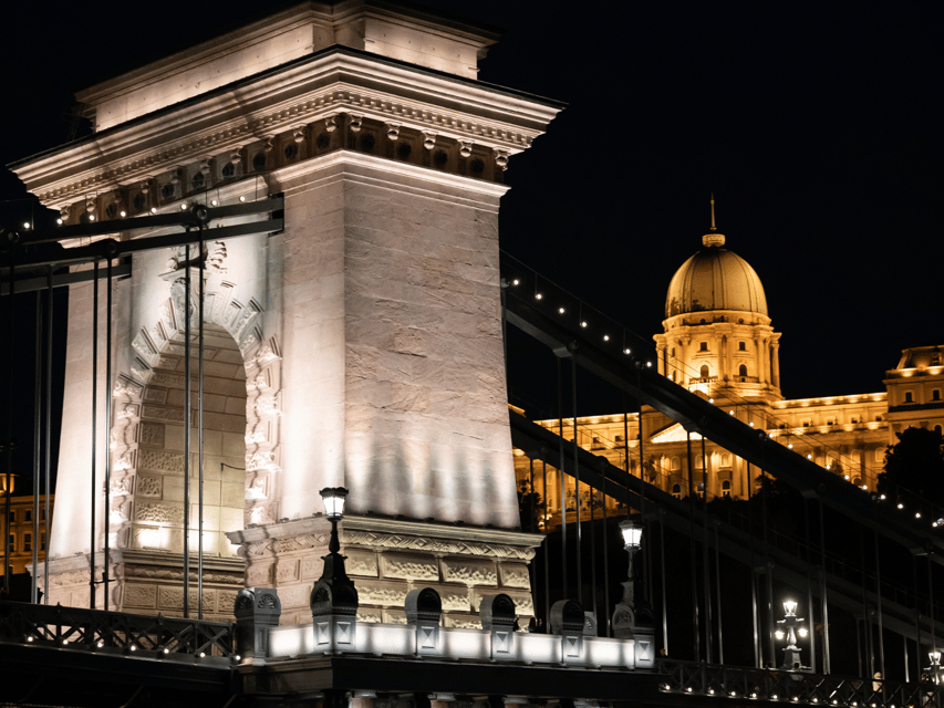 Budapest: BBQ Dinner Cruise w/ Live Music & Unlimited Drinks - The illuminated rooftop igloo and photo time
