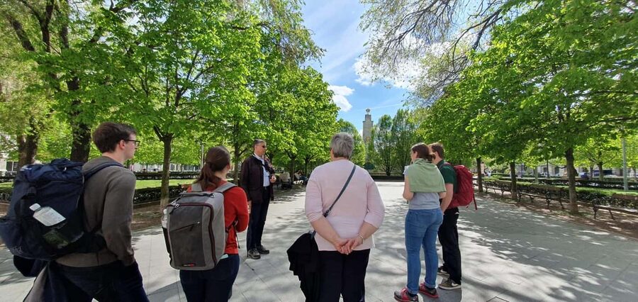 Budapest: Best of Downtown and Jewish Quarter Tour - Szabadság Square and the city of grand institutions