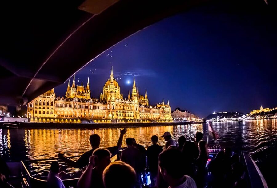 Budapest: Boat Party with option of Unlimited Drinks - Is $27 good value for Budapest nightlife?