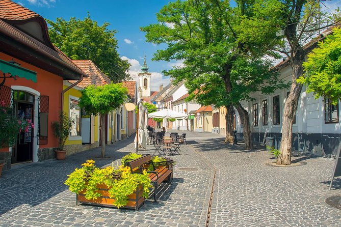 Budapest-Bratislava One-Way Sightseeing Transfer - The guides turn transport into a real tour