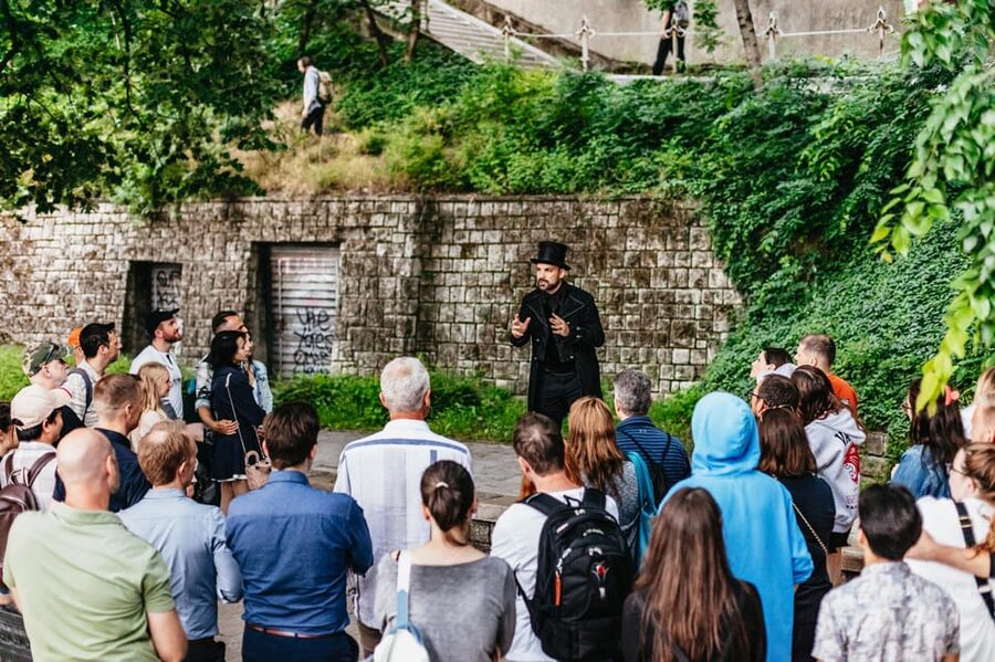 Budapest: Buda Castle District Vampires and Myths Night Tour - What makes the guides worth the price