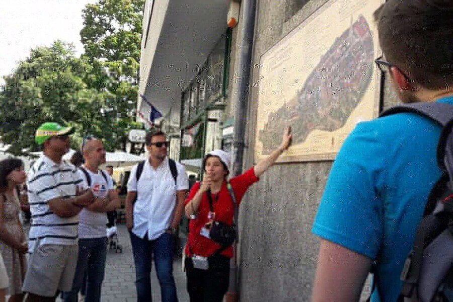 Budapest: Buda Castle District Walking Tour - The President’s Palace and Royal Palace courtyards