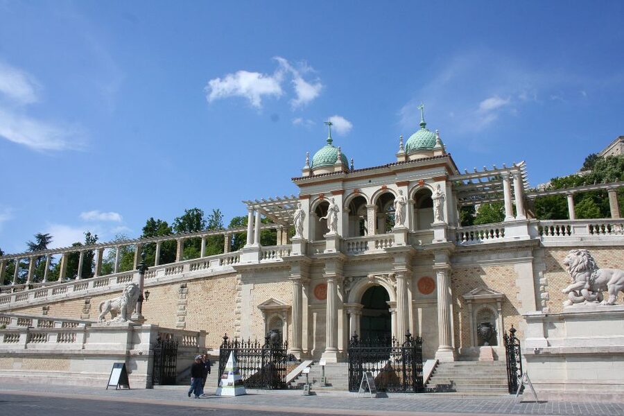 Budapest: Buda Castle Private Walking Tour - Key points at a glance