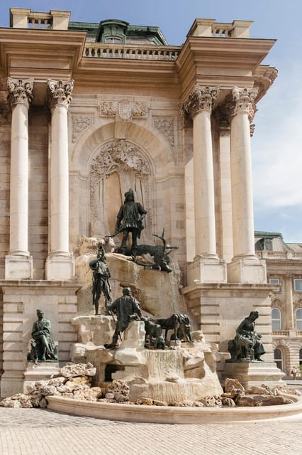 Budapest: Buda Castle Walking Tour & Folk Music Performance - Starting at the Holy Trinity Statue