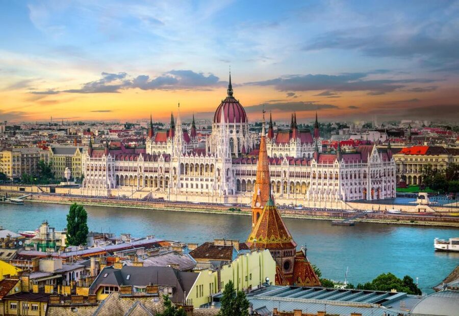Budapest: Capture the most Photogenic Spots with a Local - Key points at a glance
