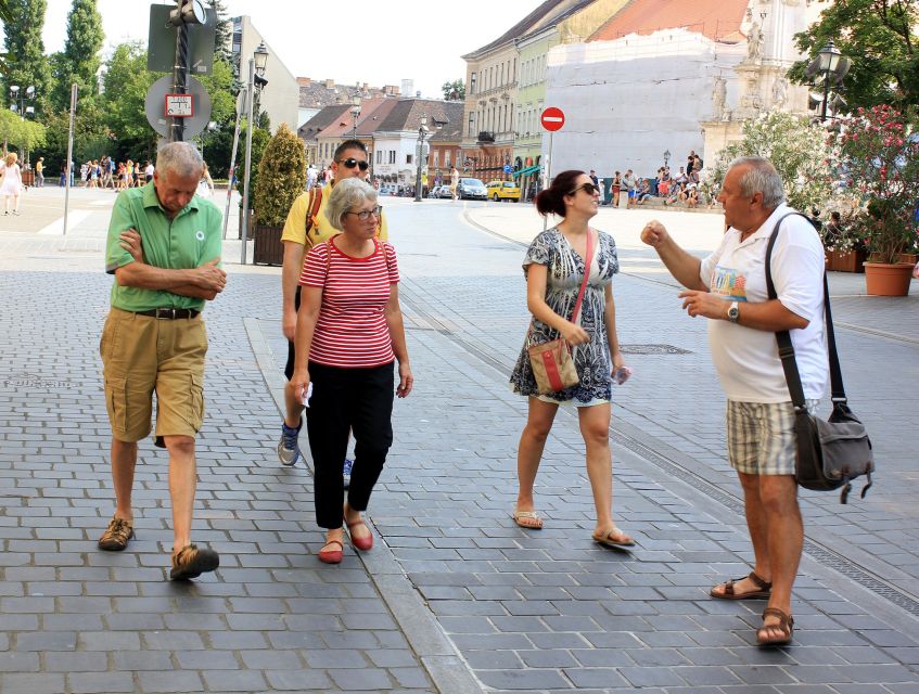 Budapest: Castle District Walk with Matthias Church Entry - How the guide changes the experience
