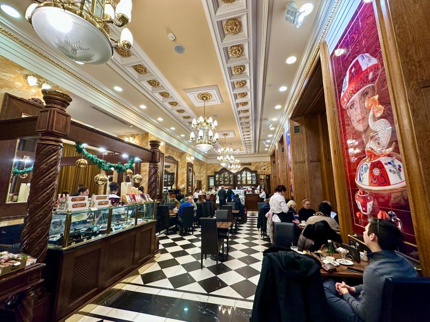 Budapest: Christmas Market Guided Walking Tour with Tastings - Ending at a historical coffee house